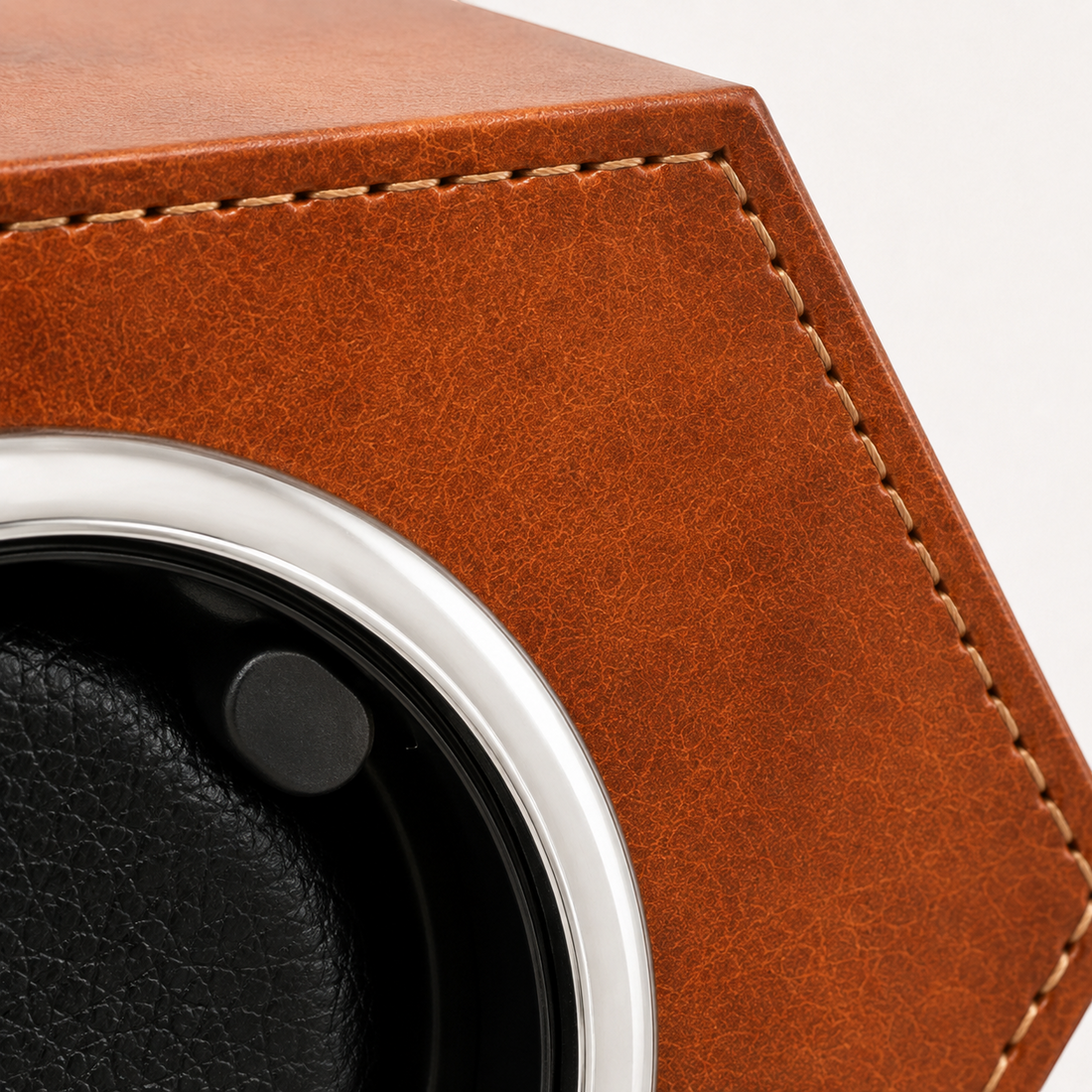 Octave Hexagonal Solo Watch Winder — detail